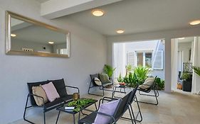 Palm Tree Apartments